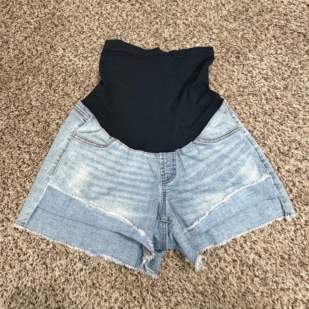 1822 Denim RE:DENIM Maternity Over the Belly Light Wash Raw Hem Shorts 8/29